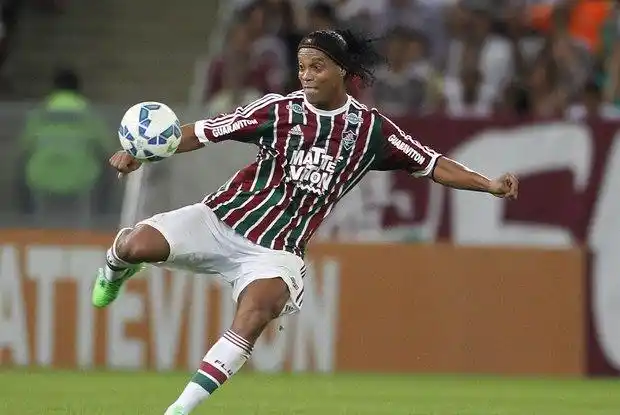 若塔：替补席甚至看台上的球员都能提供帮助，这是葡萄牙的特点.